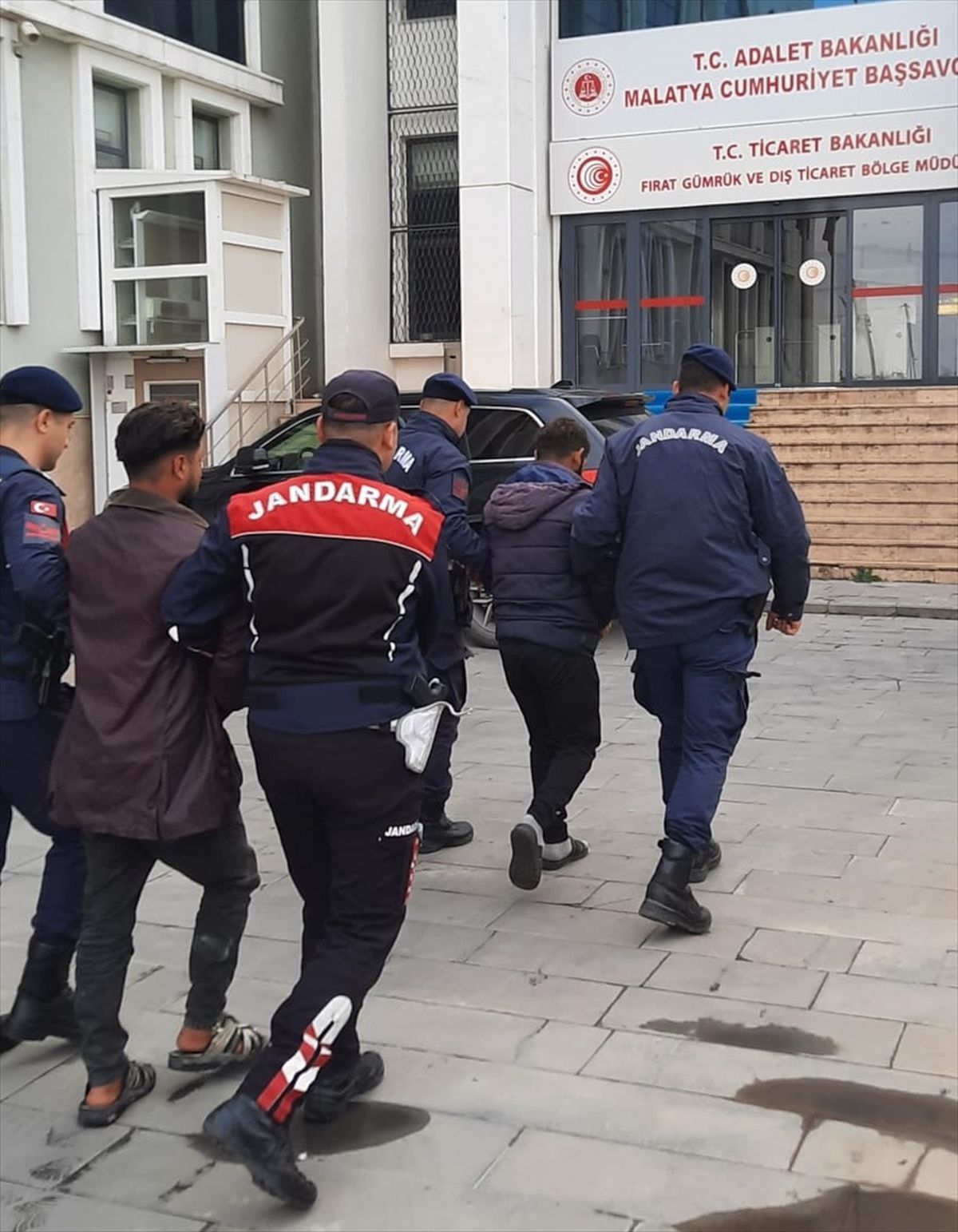 Malatya'da DEAŞ ve PKK/YPG operasyonu: 2 şüpheli tutuklandı