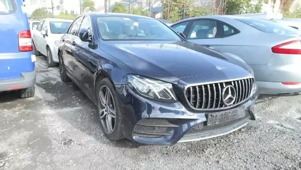 Dilan ve Engin Polat çiftinin el konulan otomobilleri otoparkta görüntülendi