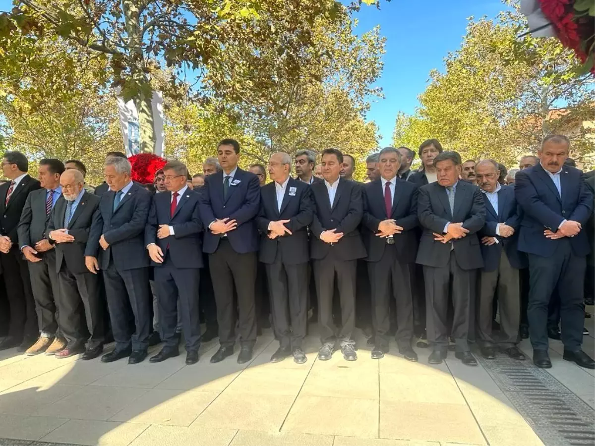 DEVA Partisi Genel Başkanı Ali Babacan'ın babası Hilmi Babacan son yolculuğuna uğurlandı