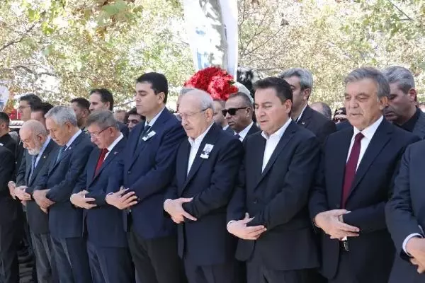 DEVA Partisi Genel Başkanı Ali Babacan'ın babası son yolculuğuna uğurlandı