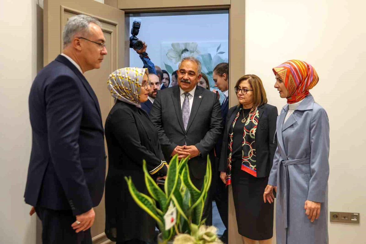 Aile ve Sosyal Hizmetler Bakanı Gaziantep'teki Aile Akademisi ve Engelsiz Yaşam Merkezi'ni İnceledi