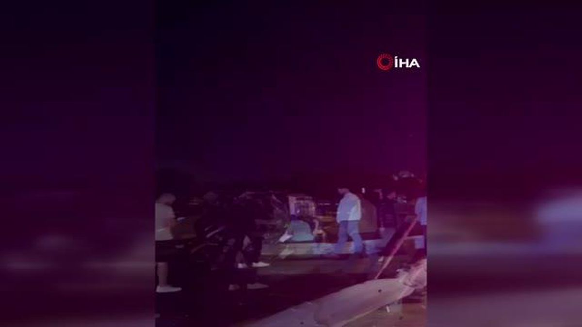 Büyükçekmece'de Kavşak Kazası: Araç Sürücüsü Yaralandı