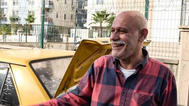 Çalınan aracı bulunan vatandaş, hırsızın sürprizini görünce kahkaha attı: Sanırım bana mesaj vermek istedi