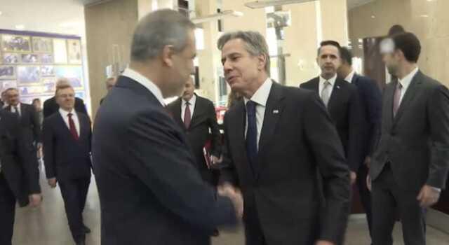 Fidan kendisine sarılmak isteyen Blinken'ın hamlesini geri çevirmişti! Olayın perde arkası ortaya çıktı