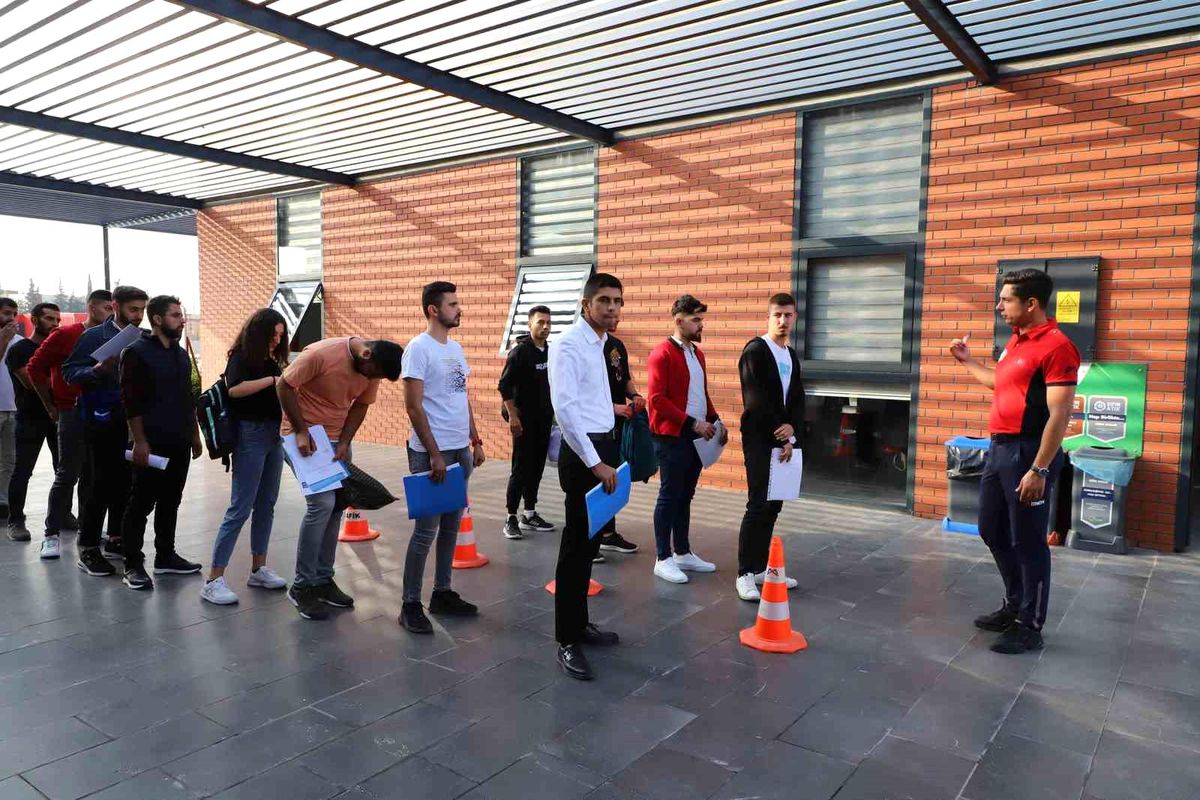 Mersin Büyükşehir Belediyesi 50 İtfaiye Eri Alımı Başvuruları Başladı