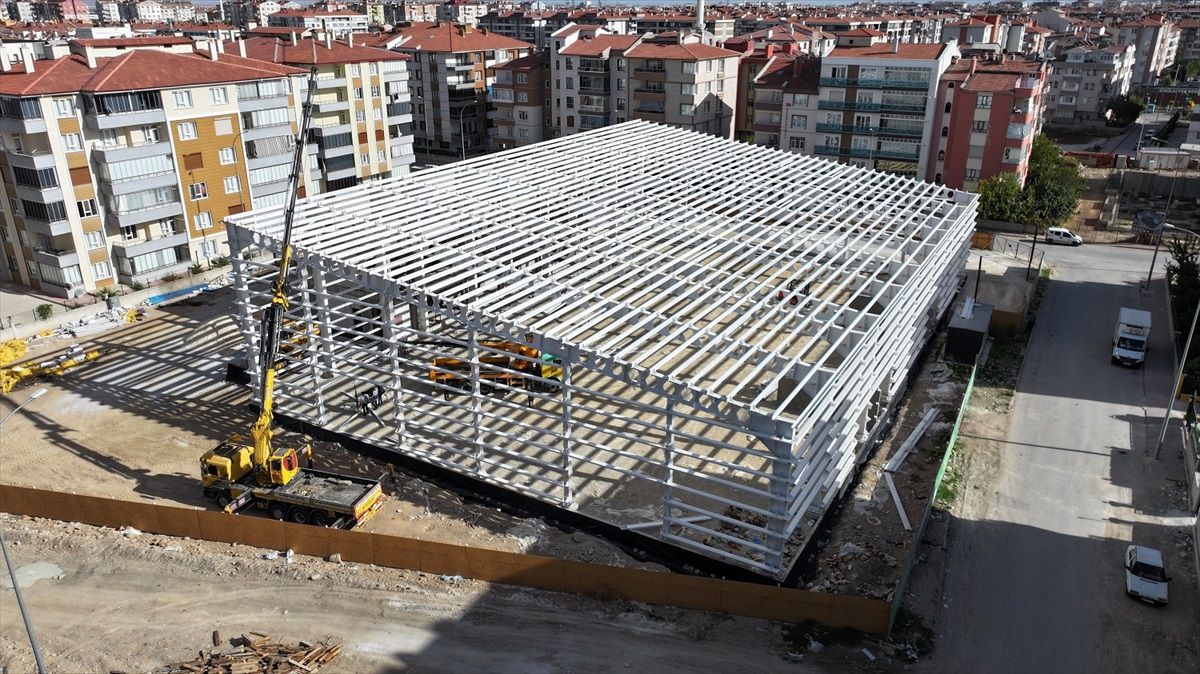 Karatay Belediyesi Kapalı Tenis Kortu Yapımı Devam Ediyor