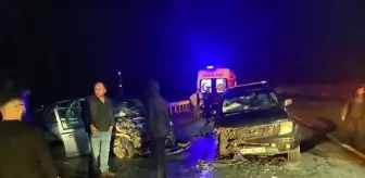 Kırklareli'de otomobil ile kamyonet çarpıştı; 3 ölü, 2 yaralı