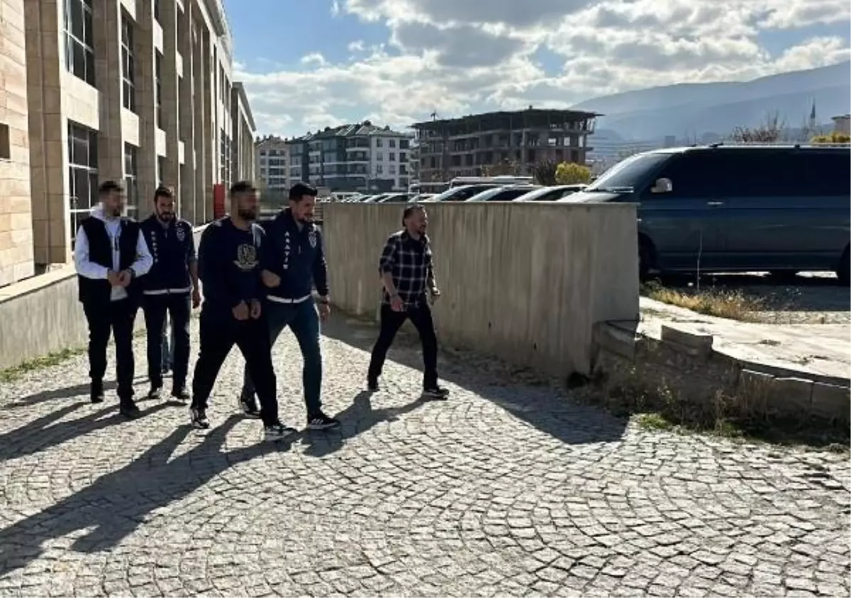 Kütahya'da Silahlı Saldırıya Karışan Şüpheliler Yakalandı