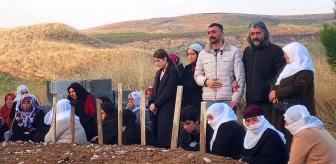 Siirt'te Otomobil Yangınında Hayatını Kaybeden Anne ve 5 Çocuğunun Cenazesi Toprağa Verildi