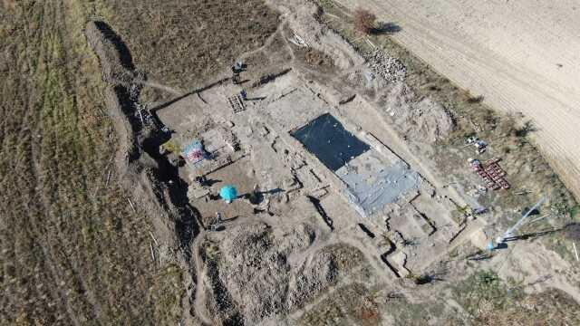 Tarlada Roma dönemine ait mozaik bulundu