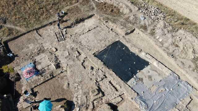 Tarlada Roma dönemine ait mozaik bulundu