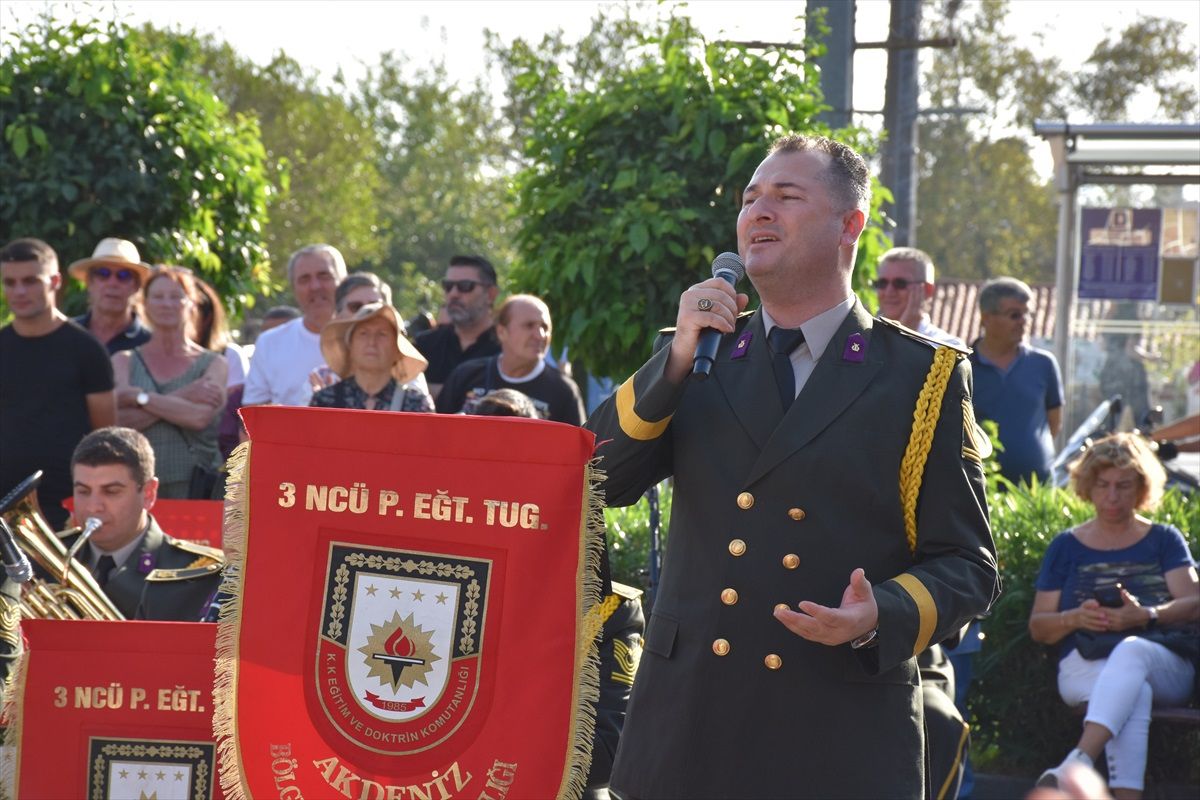 Antalya Kültür Yolu Festivali'nde askeri bando konser verdi