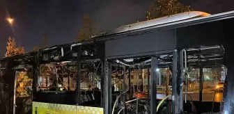 Başakşehir'de İETT otobüsü alev alev yandı