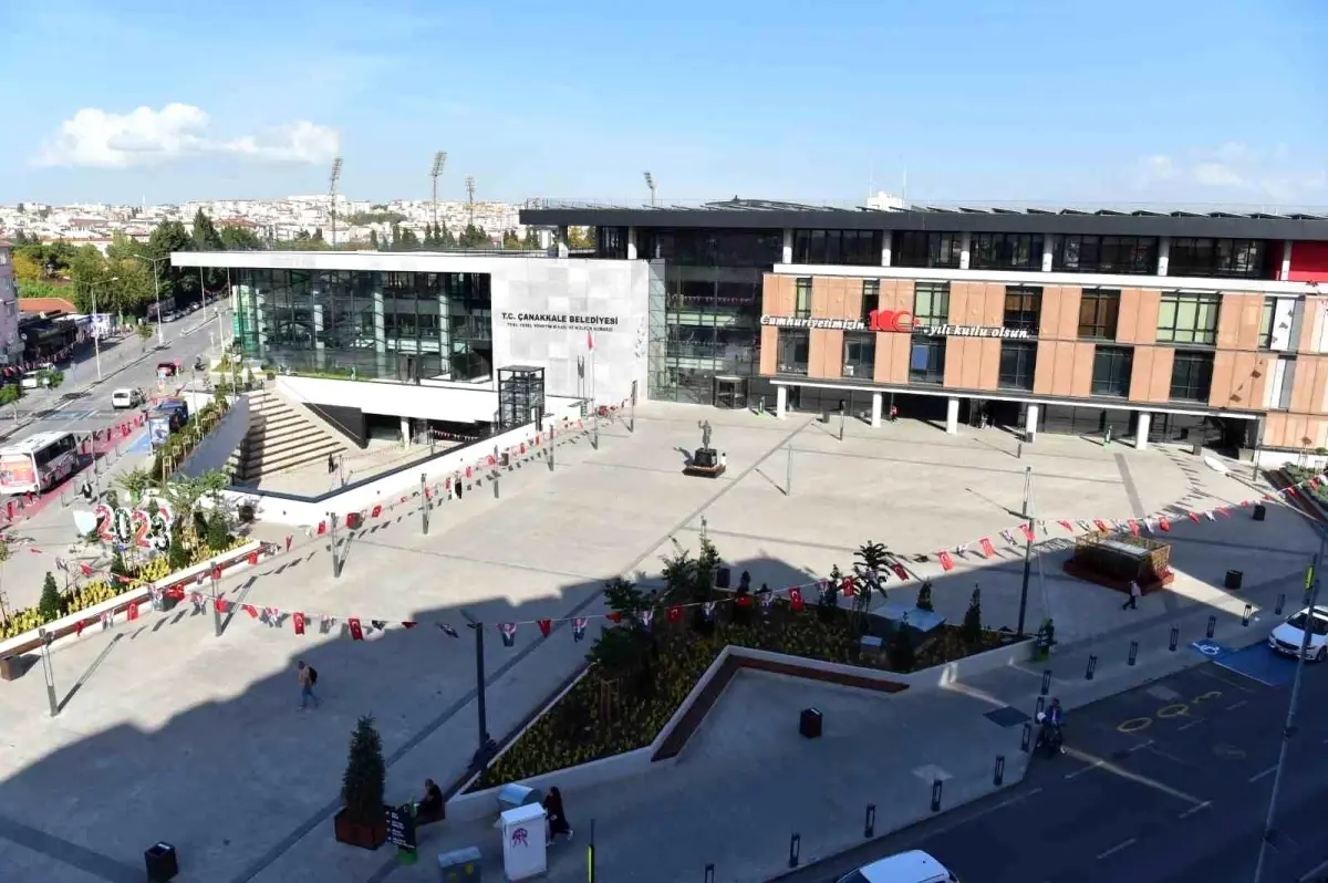 Çanakkale'de yeni kent meydanının ismi '100. Yıl Cumhuriyet Meydanı' oldu