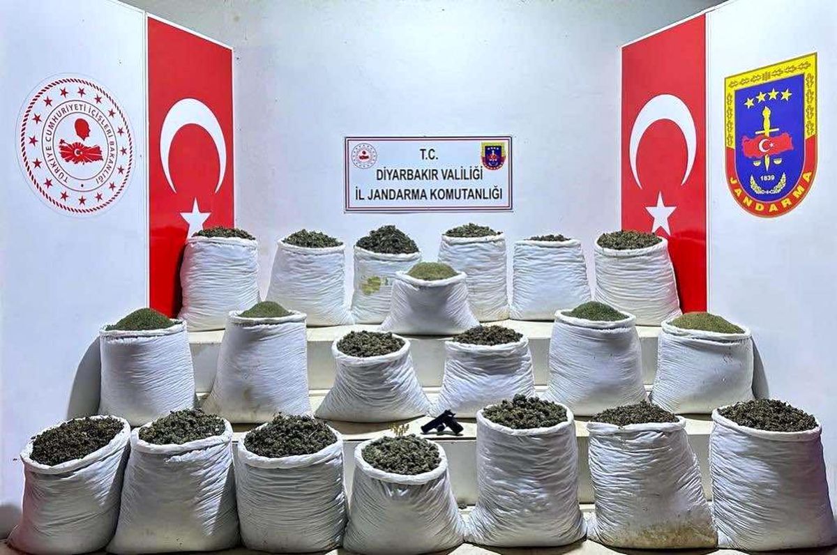 Diyarbakır'da 914 kilogram esrar ele geçirildi: 2 gözaltı