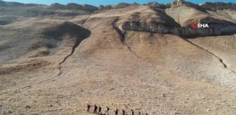 Erzincanlı Dağcılar Akbaba Zirvesi'ne Tırmandı
