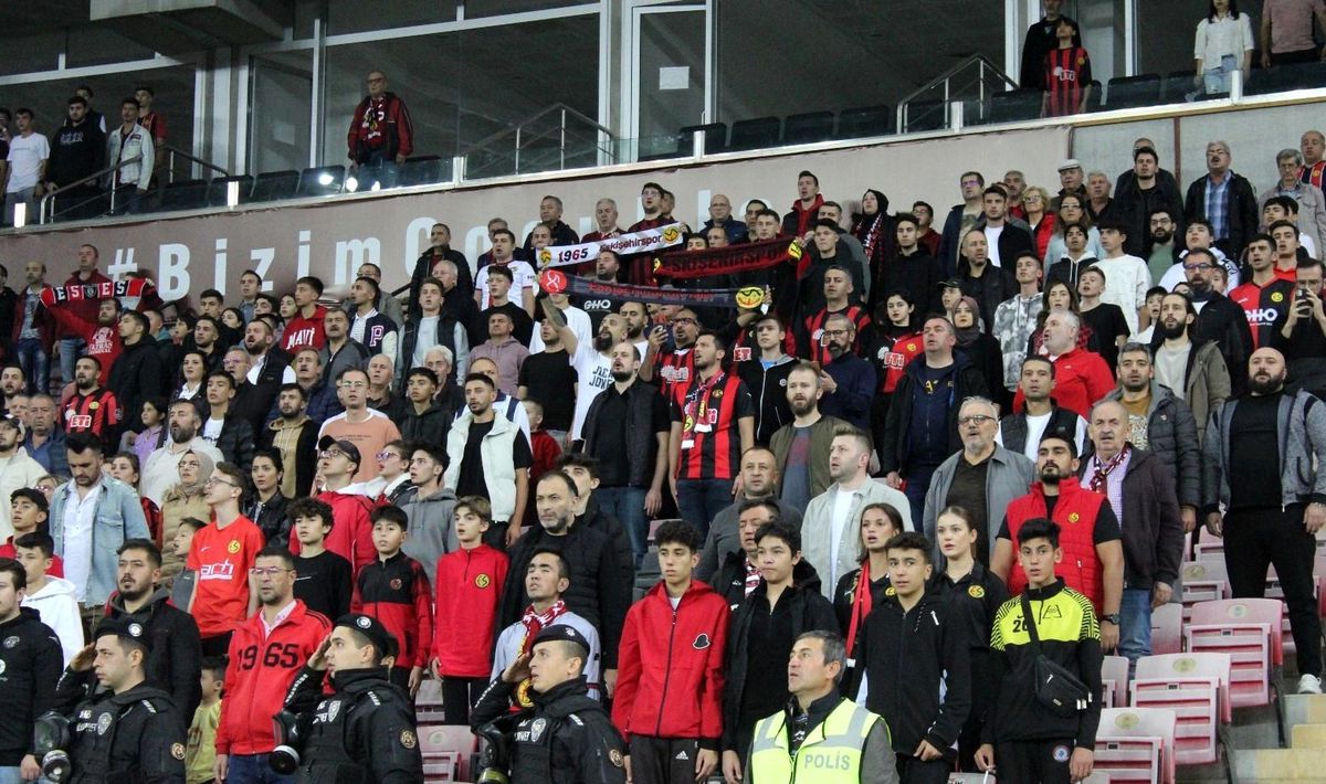 Eskişehirspor'un Yeni Atatürk Stadyumu'ndaki localar tükendi