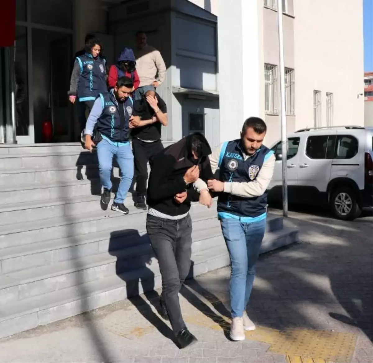 Kar Payı Vaadiyle Dolandırıcılık Yapan 4 Şüpheli Yakalandı