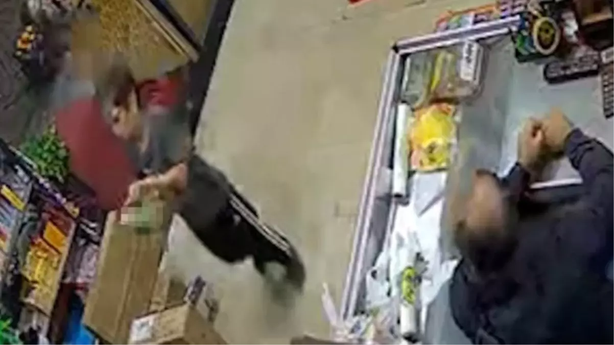 Küçük çocuk aldığı cipsi 'İsrail malı olduğunu bilmiyordum' diyerek geri getirdi