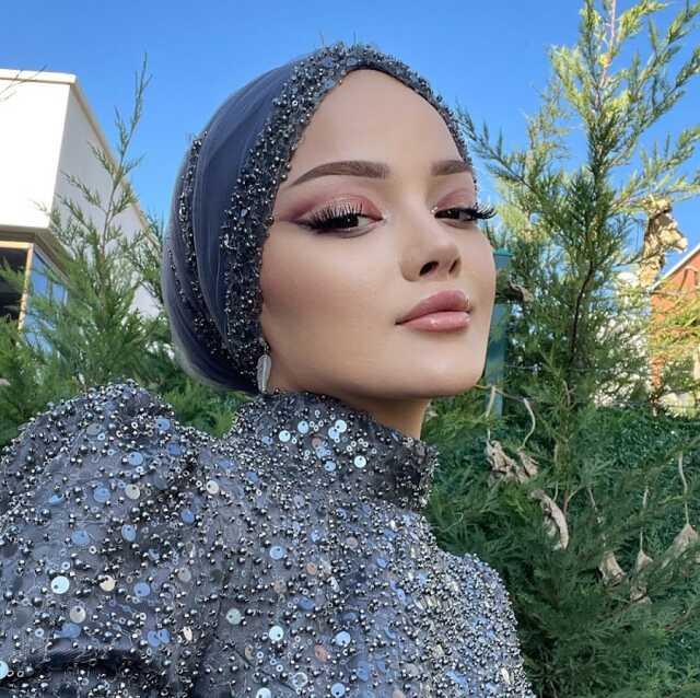 Mal varlığıyla radara takılan fenomen Şulemsi ve eşinin estetiksiz halleri ağızları açık bıraktı Mal varlığıyla radara takılan fenomen Şulemsi ve eşinin estetiksiz halleri ağızları açık bıraktı