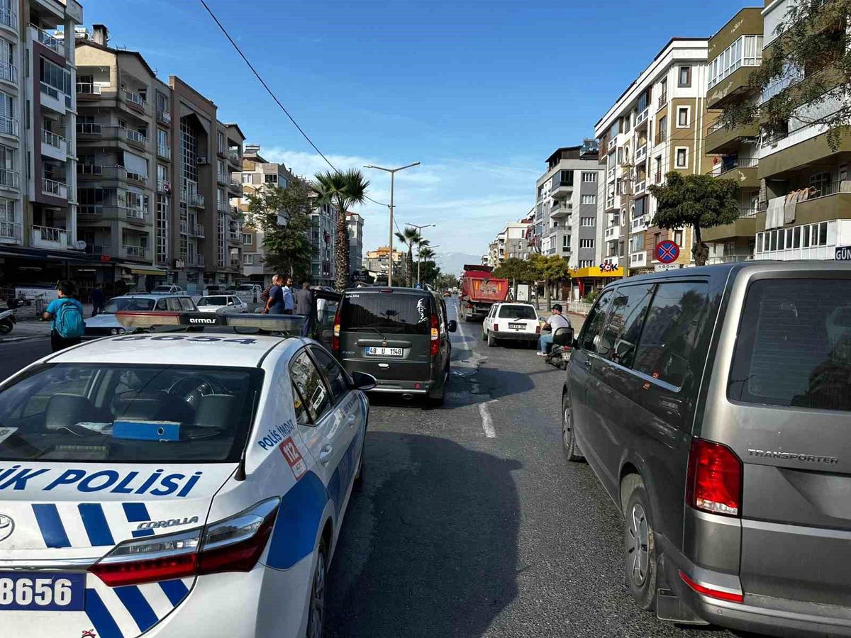 Muğla'da zincirleme trafik kazası: 2 yaralı