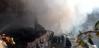 Siirt'te odunlukta çıkan yangın itfaiye ekiplerince söndürüldü