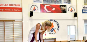 Muratpaşa Belediyesi'nin Ücretsiz Cimnastik Kursuyla Çocuklar Telefonu Bırakıp Derse Koşuyor