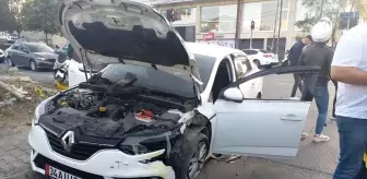 Ümraniye'de ticari taksi ile otomobilin çarpışması sonucu 1 kişi yaralandı