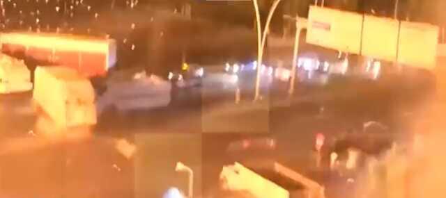 Ankara Emniyet Müdürlüğü, 15 Temmuz saldırı anına ait görüntüleri yayınladı Ankara Emniyet Müdürlüğü, 15 Temmuz saldırı anına ait görüntüleri yayınladı