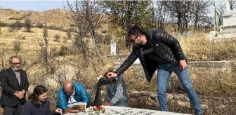 Depremde hayatını kaybeden gazeteci Cem Emir anıldı