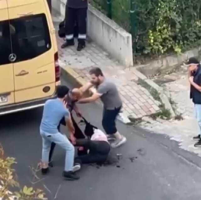 Dolmuş Şoförü Yolcuyu Darbetti