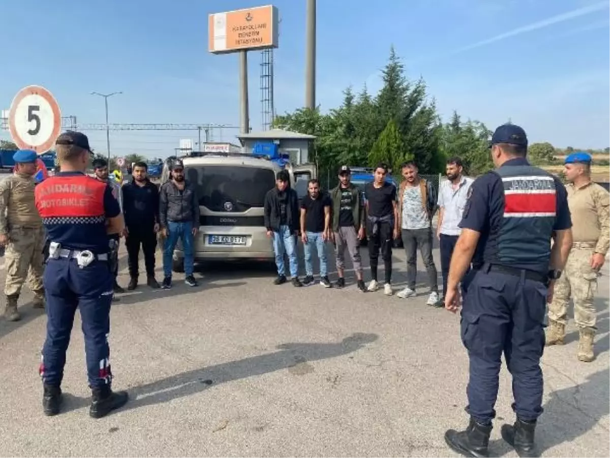 Edirne'de 481 Kaçak Göçmen Yakalandı, 11 Organizatör Gözaltına Alındı