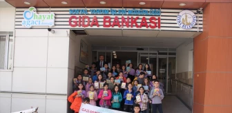 Sivas'ta Gazi Osman Paşa İlkokulu öğrencileri Hayat Ağacı Derneği'ni ziyaret etti