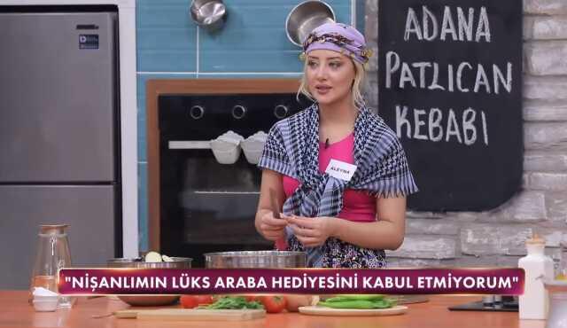 Gelinim Mutfakta'da oğlunun, nişanlısına 2 milyon TL'lik araba aldığını gören anne deliye döndü Gelinim Mutfakta'da oğlunun, nişanlısına 2 milyon TL'lik araba aldığını gören anne deliye döndü