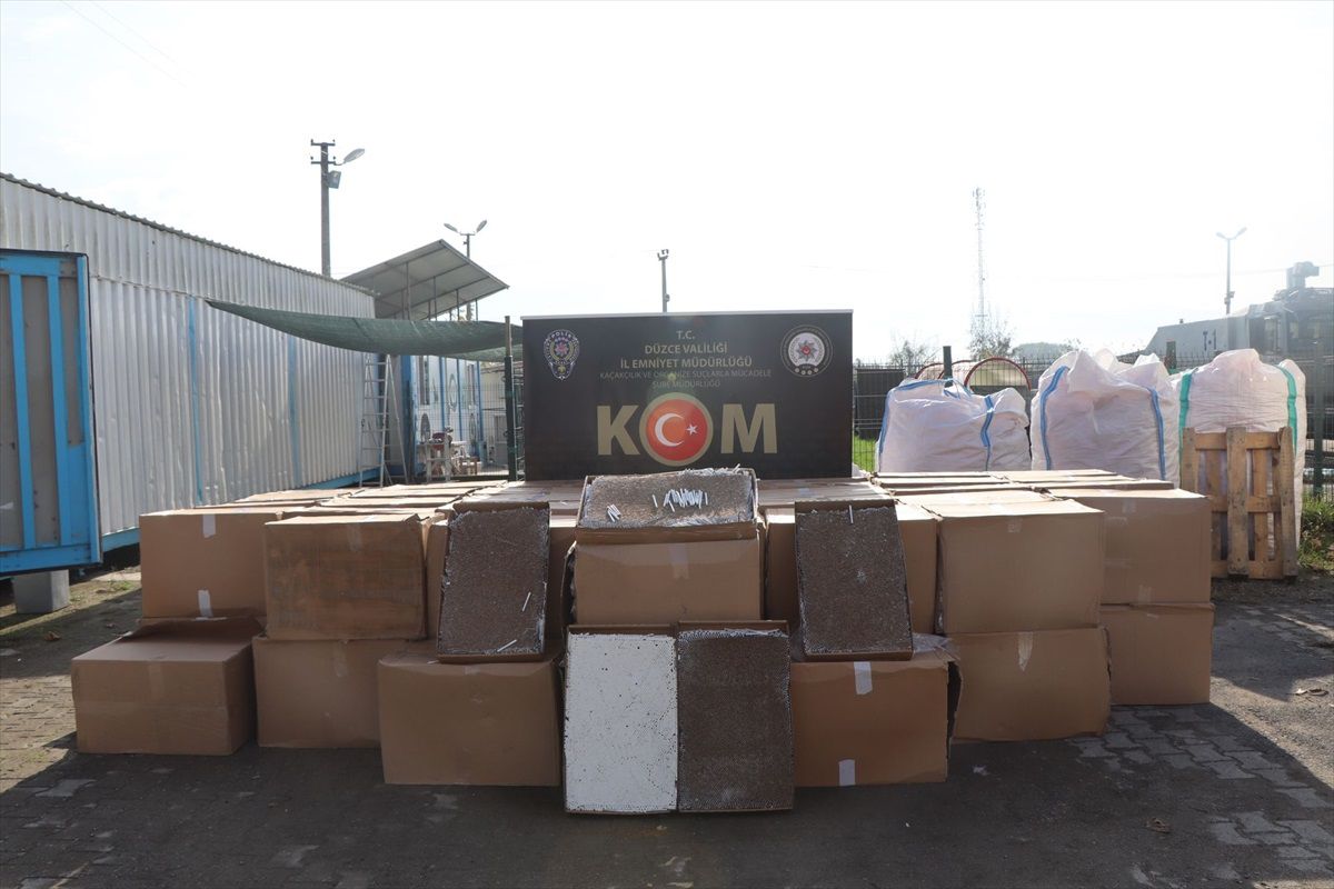 Anadolu Otoyolu'nda 2 Milyon Makaron Ele Geçirildi