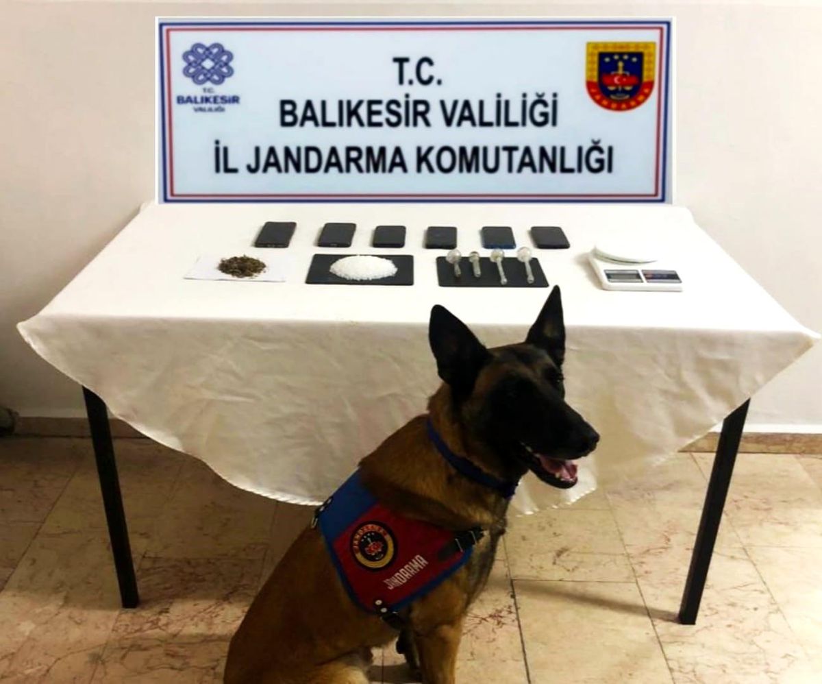 Balıkesir'de Uyuşturucu Operasyonu: 5 Gözaltı