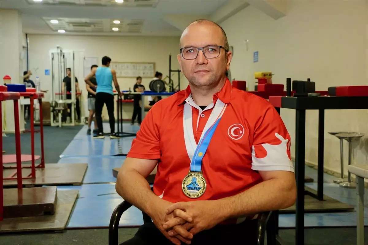 Serebral Palsili Sporcu Murat Cırık, Engelli Sporcuları Yetiştiriyor