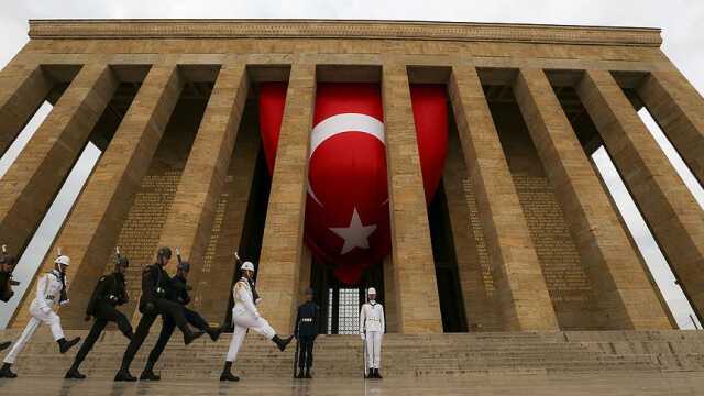 BUGÜN OKULLAR TATİL Mİ? 10 Kasım 2023 okullar yarım gün mü, resmi tatil mi, yoklama alınacak mı?