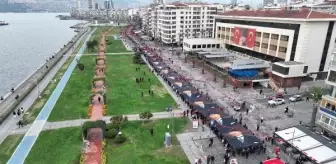 İzmir'de Ata'ya Saygı Korteji düzenlendi