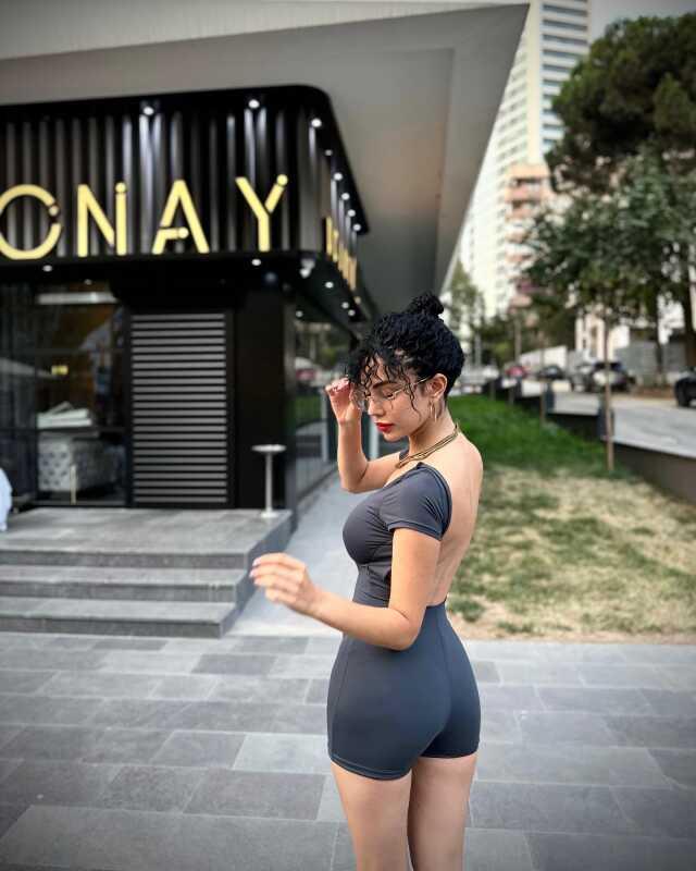 Dilan Polat'tan cihaz alıp güzellik merkezi açan fenomen Ece Ronay: Aylık 100-200 bin kalırsa seviniyorum Dilan Polat'tan cihaz alıp güzellik merkezi açan fenomen Ece Ronay: Aylık 100-200 bin kalırsa seviniyorum