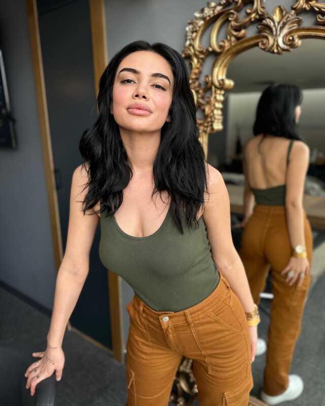 Dilan Polat'tan cihaz alıp güzellik merkezi açan fenomen Ece Ronay: Aylık 100-200 bin kalırsa seviniyorum Dilan Polat'tan cihaz alıp güzellik merkezi açan fenomen Ece Ronay: Aylık 100-200 bin kalırsa seviniyorum