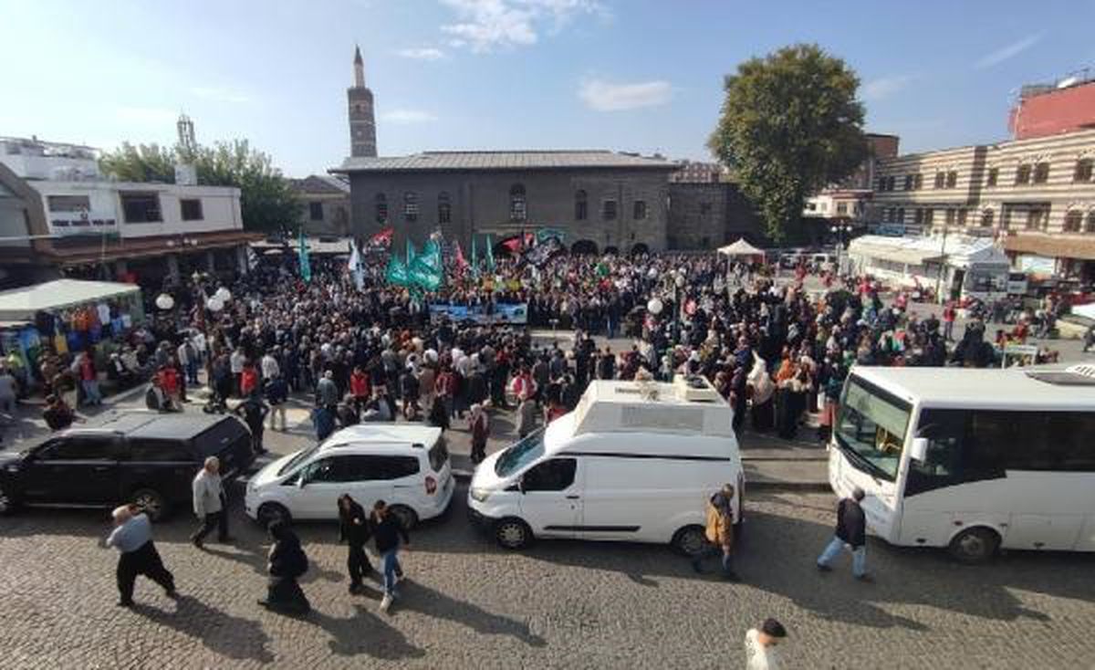 Diyarbakır'da İsrail Protestosu: Filistin'e Destek Çağrısı