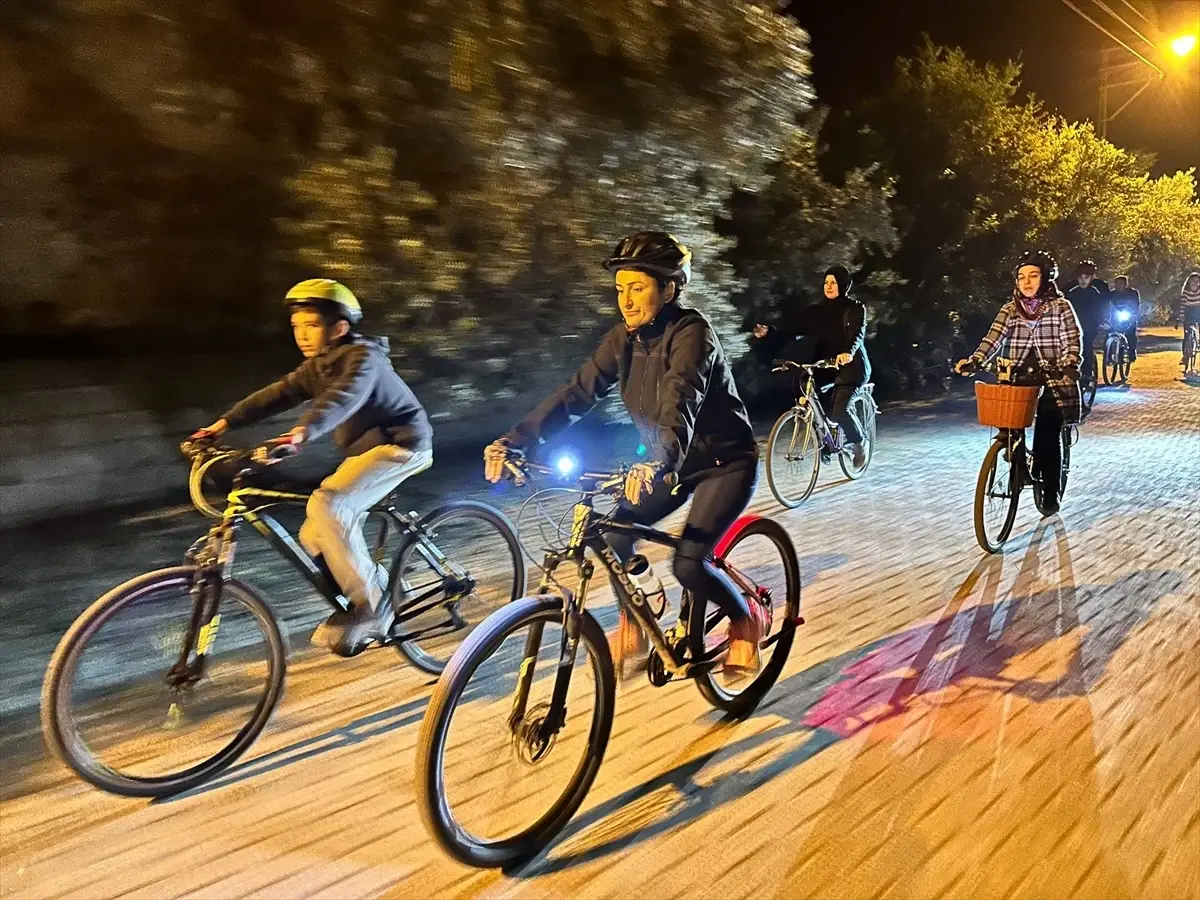 Erzin'de Bisikletliler Atatürk'ü Anma Turu Yaptı