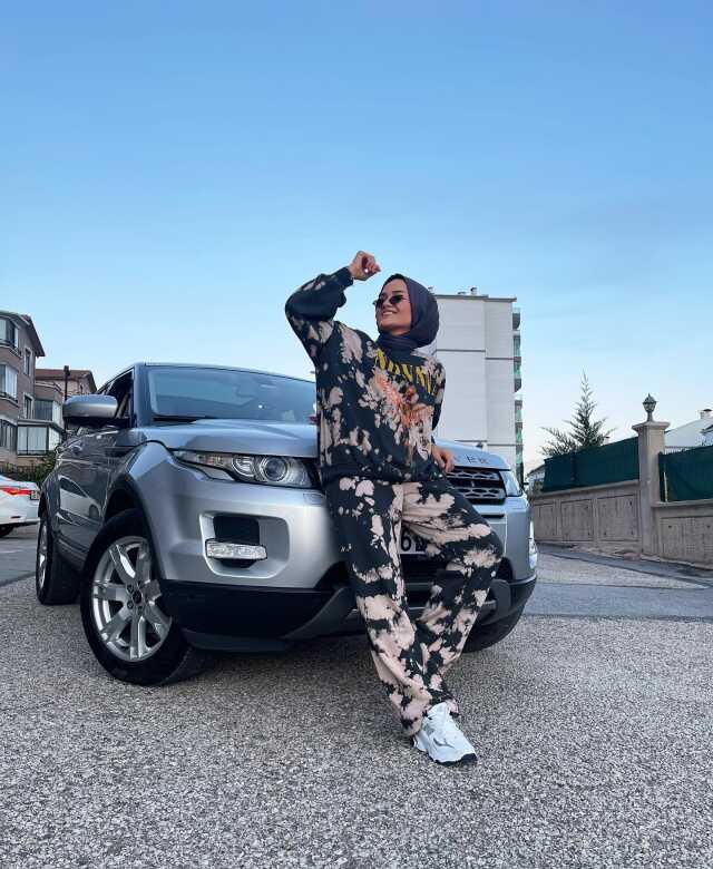 Gösterişli hayatı ve iddia edilen mal varlığıyla konuşulan Şulemsi'ye tehdit mesajları Gösterişli hayatı ve iddia edilen mal varlığıyla konuşulan Şulemsi'ye tehdit mesajları