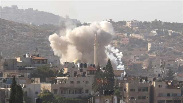 İsrail'den Lübnan'a atılan top mermisi hastaneye isabet etti İsrail'den Lübnan'a atılan top mermisi hastaneye isabet etti