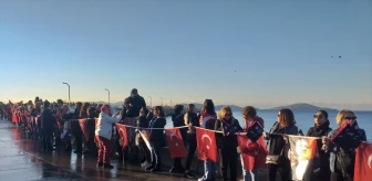 İstanbul'da 'Ata'ya saygı zinciri' oluşturuldu
