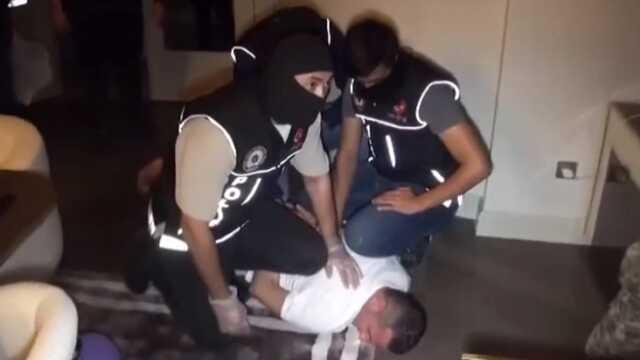 Kırmızı bültenle aranan dünyaca ünlü uyuşturucu kartelinin lideri Dritan Rexhepi, İstanbul'da yakalandı Kırmızı bültenle aranan dünyaca ünlü uyuşturucu kartelinin lideri Dritan Rexhepi, İstanbul'da yakalandı