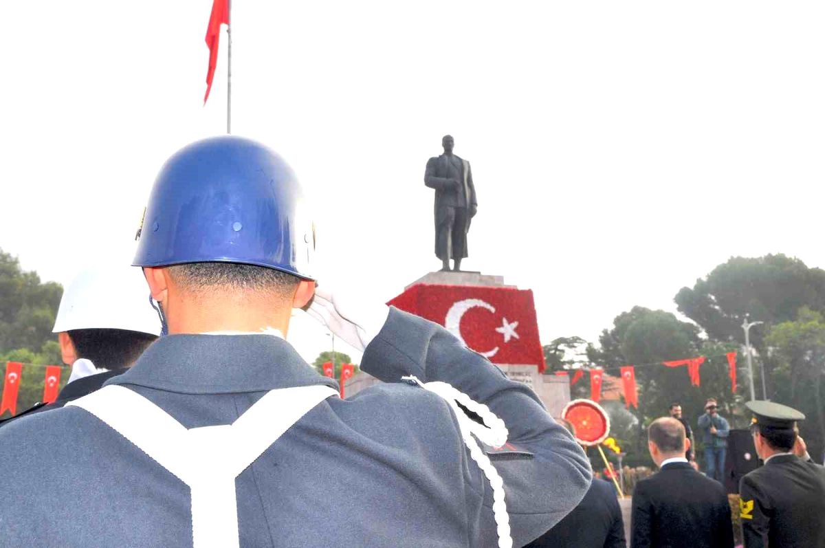 Muğla'da 10 Kasım Atatürk'ü anma töreni gerçekleştirildi