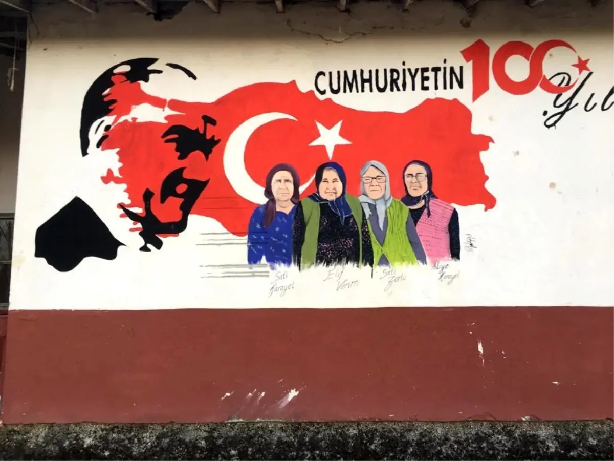 Tokat'ın Zile ilçesinde teyzelerden duygusal Atatürk anması