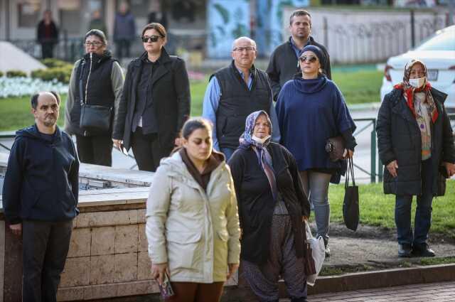 Saat 9'u 5 geçe hayat durdu! Tüm Türkiye, Ulu Önder Mustafa Kemal Atatürk için saygı duruşunda bulundu Saat 9'u 5 geçe hayat durdu! Tüm Türkiye, Ulu Önder Mustafa Kemal Atatürk için saygı duruşunda bulundu